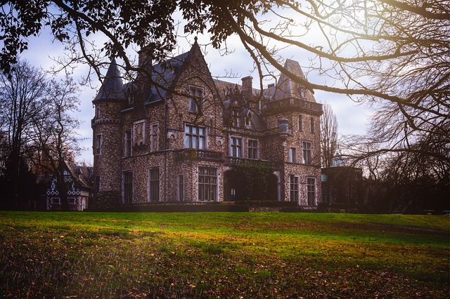 Les tarifs d'entrée pour visiter le Château de Commarque, une forteresse médiévale en pleine nature